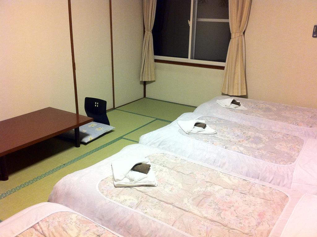Alpine Wind Bed & Breakfast Hakuba Exterior photo